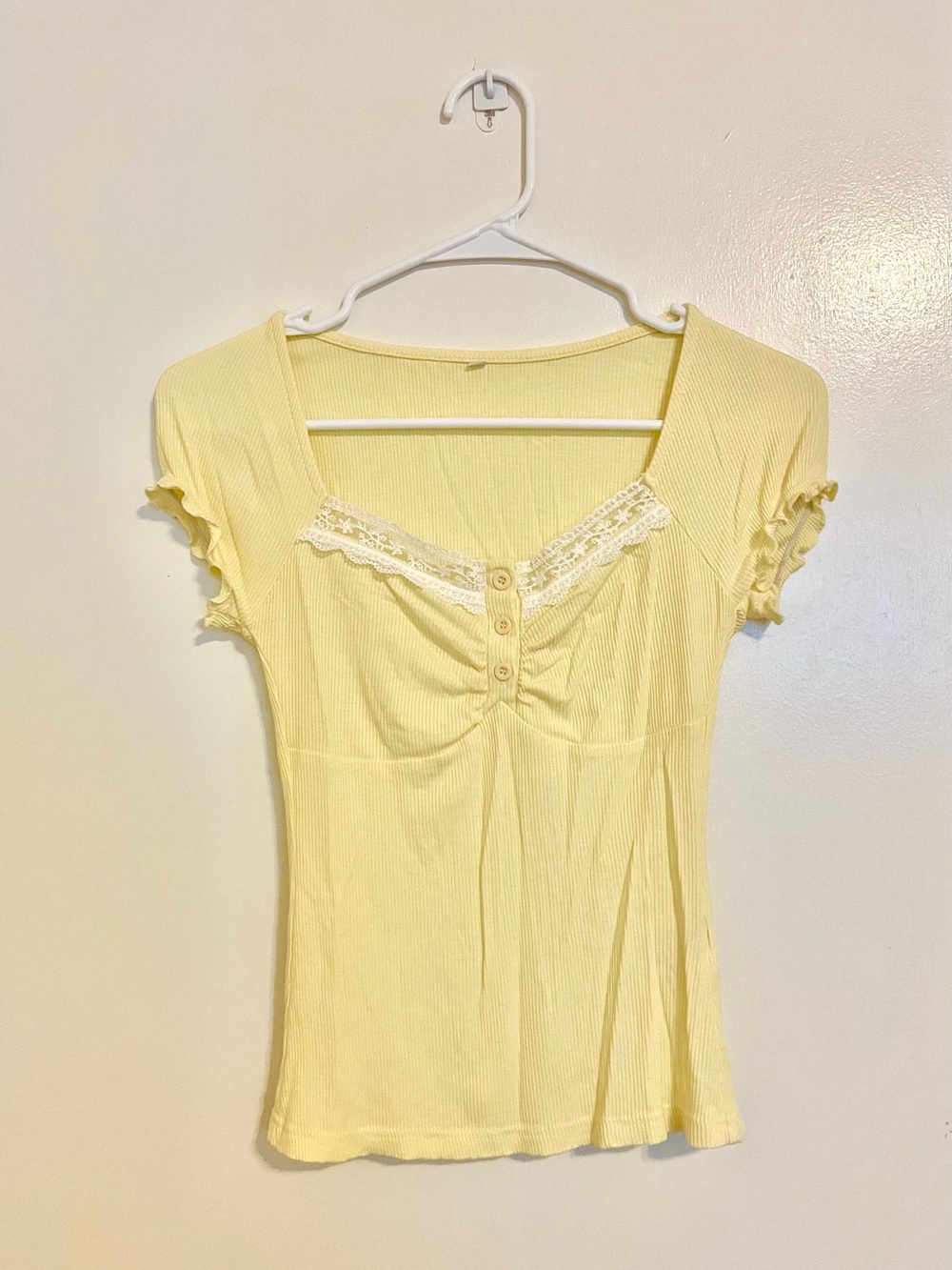 Women’s Pastel Yellow Lace Trim Milkmaid Top Ribbed Cottagecore Tee